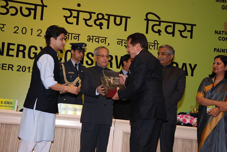A.K. Chopra, General Manager, Alwar, receives the award from Pranab Mukherjee, President of India, and Jyotiraditya M Scindia, Minister of State – Power, Government of India A.K. Chopra, General Manager, Alwar, receives the award from Pranab Mukherjee, President of India, and Jyotiraditya M Scindia, Minister of State – Power, Government of India
